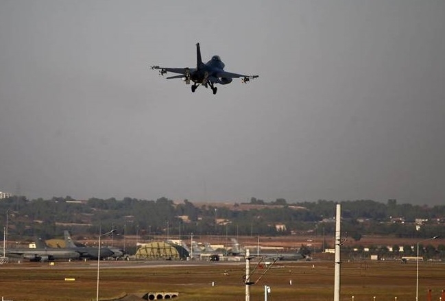 ترەمپ: پاڵپشتی لە هێرشەکەی تورکیا ناکەین